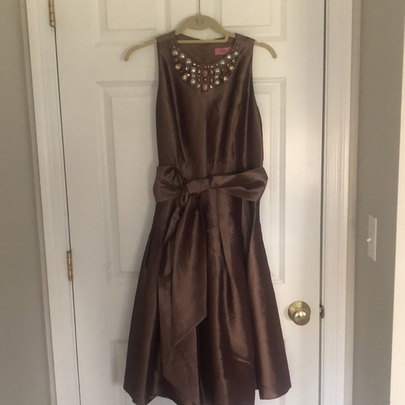 Eliza J Taffeta Dress - Picture 3 of 3